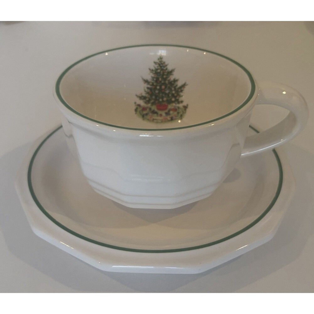 Pfaltzgraff Christmas Heritage Coffee Cup & Saucer Set Christmas Tree USA